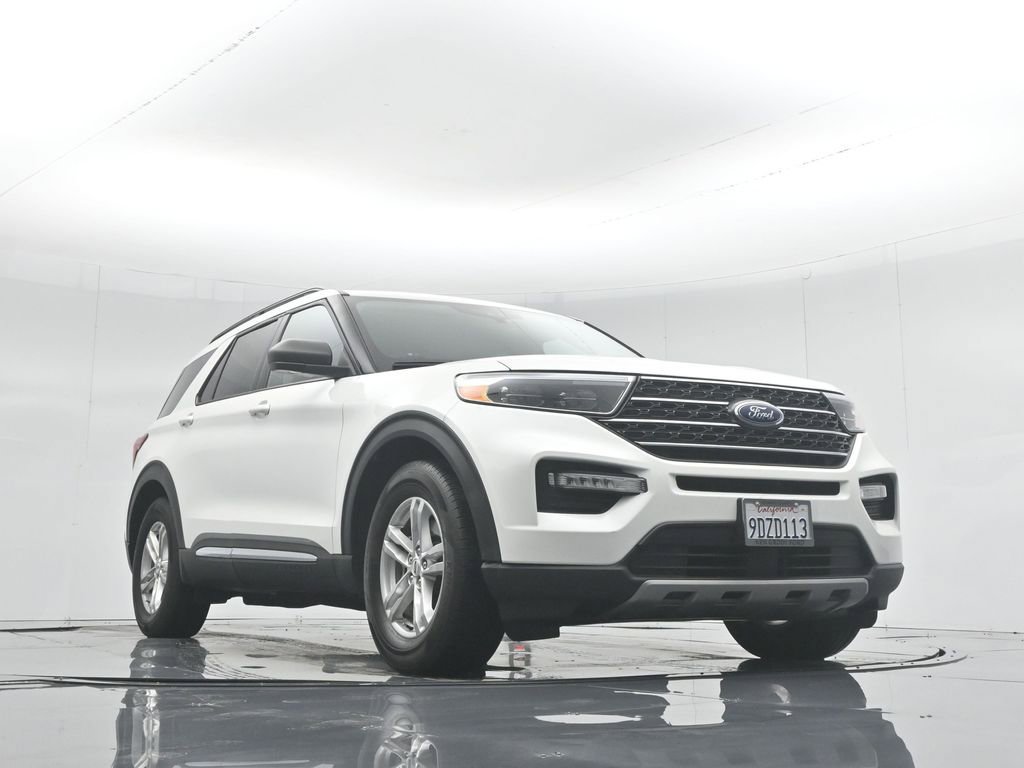 Certified 2022 Ford Explorer XLT w/ Equipment Group 202A image 53
