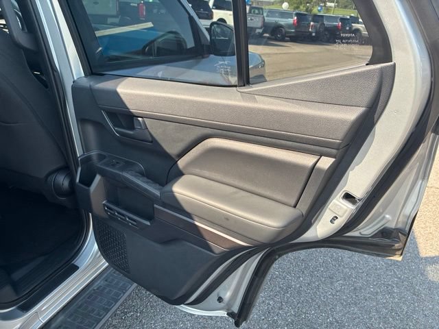 Used 2025 Toyota 4Runner SR5 AWD/4WD image 66