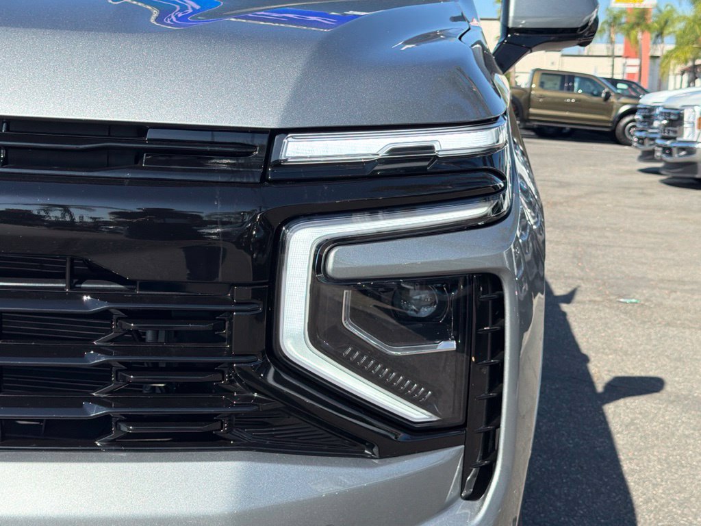Used 2026 Chevrolet Suburban RST RWD image 15