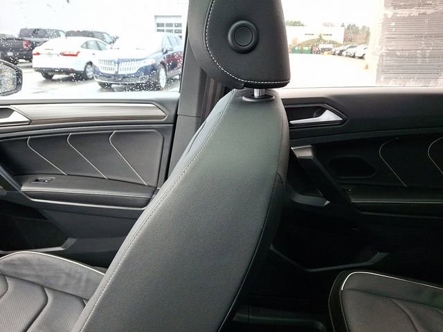 Used 2022 Volkswagen Tiguan SEL R-Line image 18