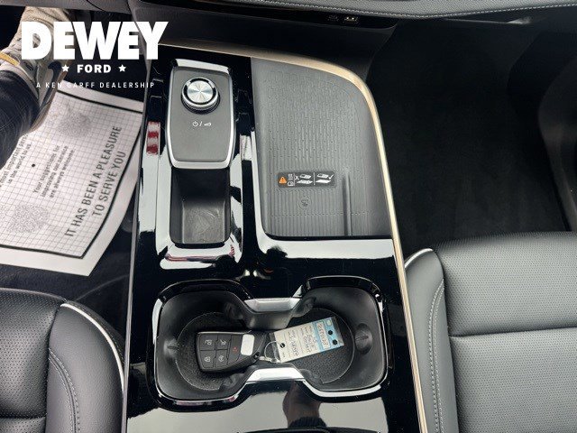 Used 2025 Buick Enclave Avenir w/ Trailering Package, 5000 lbs. image 23