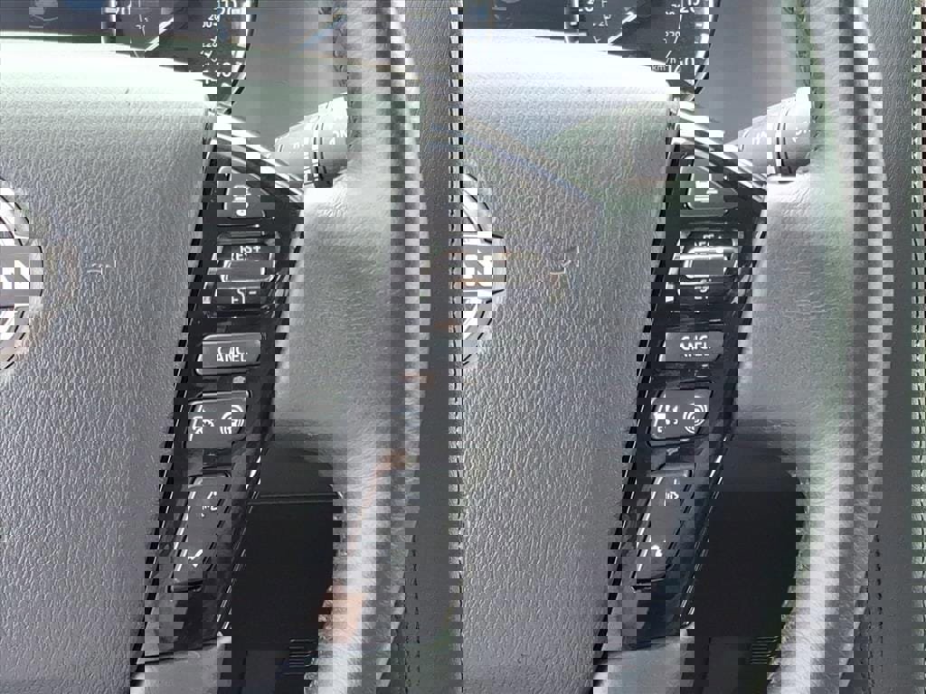 Used 2024 Nissan Armada SL w/ Captain's Chairs Package image 25