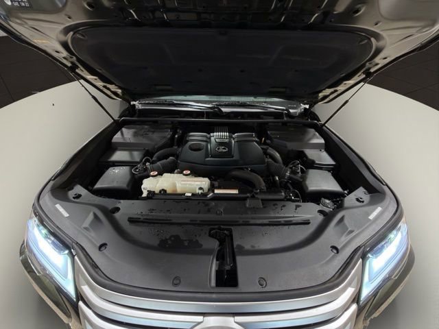 Used 2023 Lexus LX 600 4WD w/ Accessory Package (Z1) image 27