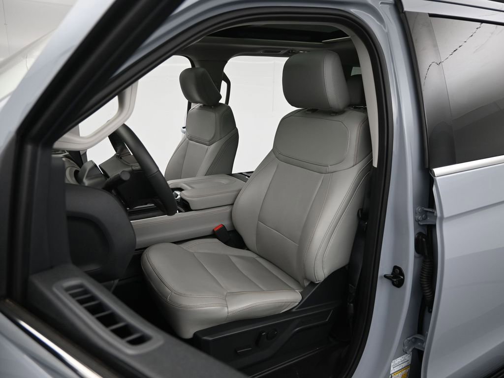 Certified 2025 Ford Expedition Active AWD/4WD image 35