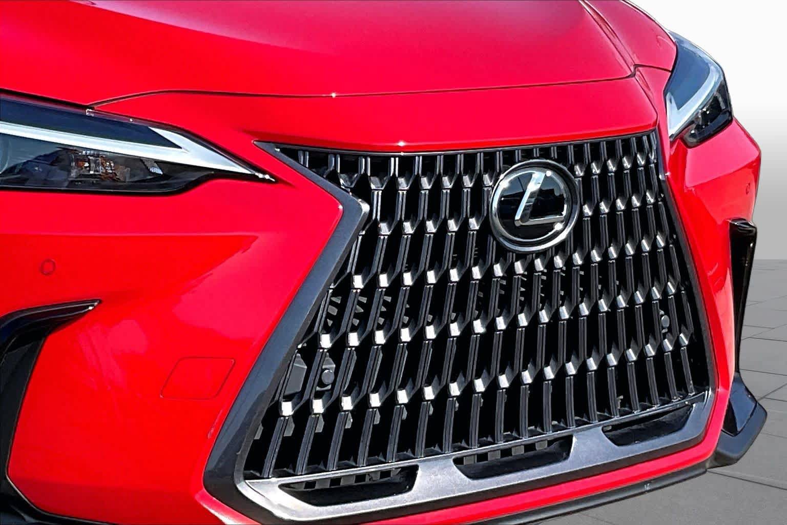 Used 2024 Lexus NX 250 FWD w/ Towing Package (2000 Lbs) image 27