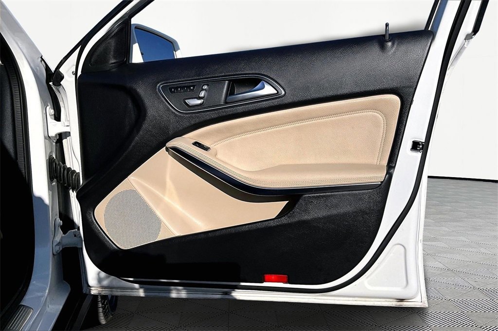 Used 2019 Mercedes-Benz GLA 250 4MATIC image 24