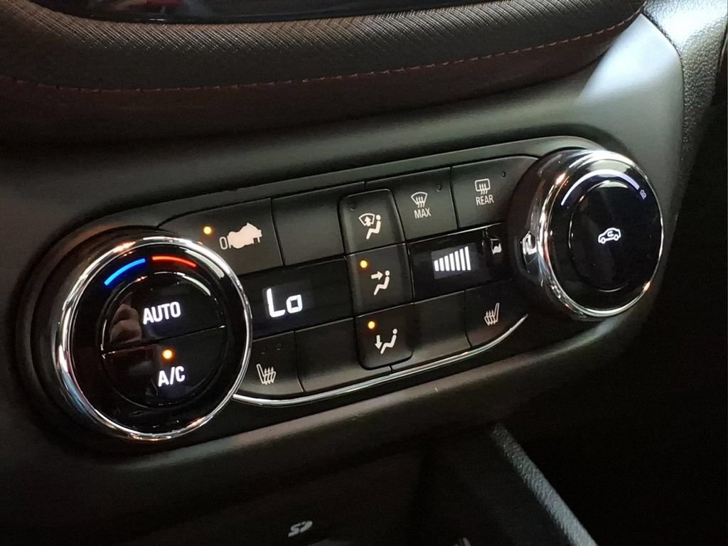 Used 2021 Chevrolet TrailBlazer RS w/ Sun and Liftgate Package FWD image 9