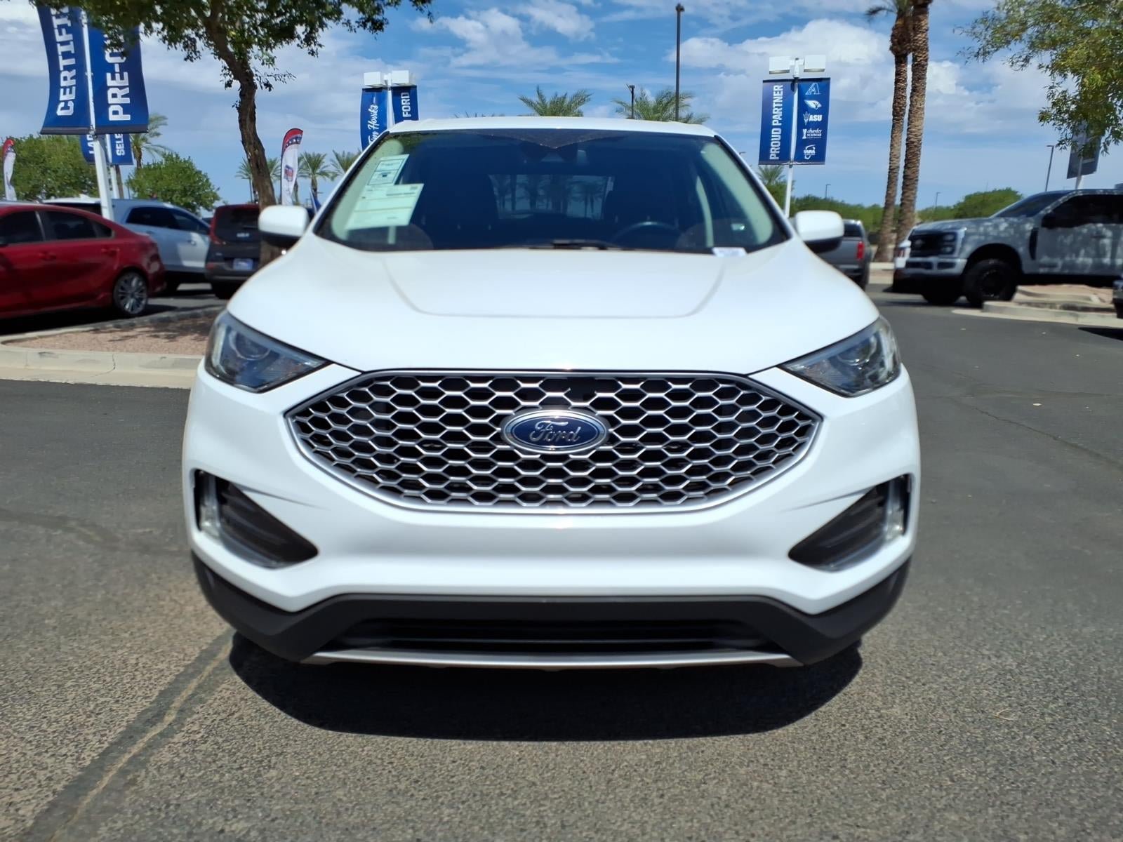 Certified 2024 Ford Edge SEL w/ Convenience Package AWD/4WD image 2