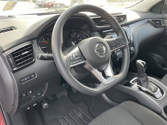 Used 2021 Nissan Rogue Sport S image 16