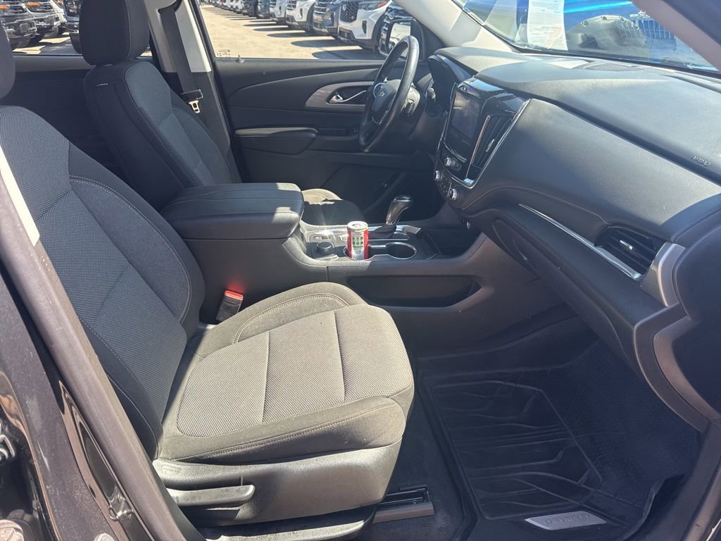 Used 2020 Chevrolet Traverse LT image 33
