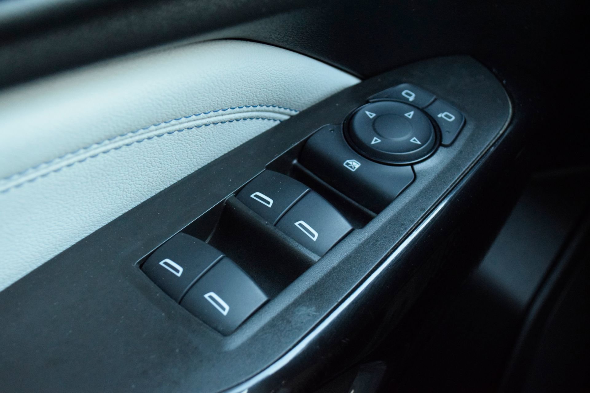 Used 2024 Chevrolet Trax LT w/ Sunroof Package image 16