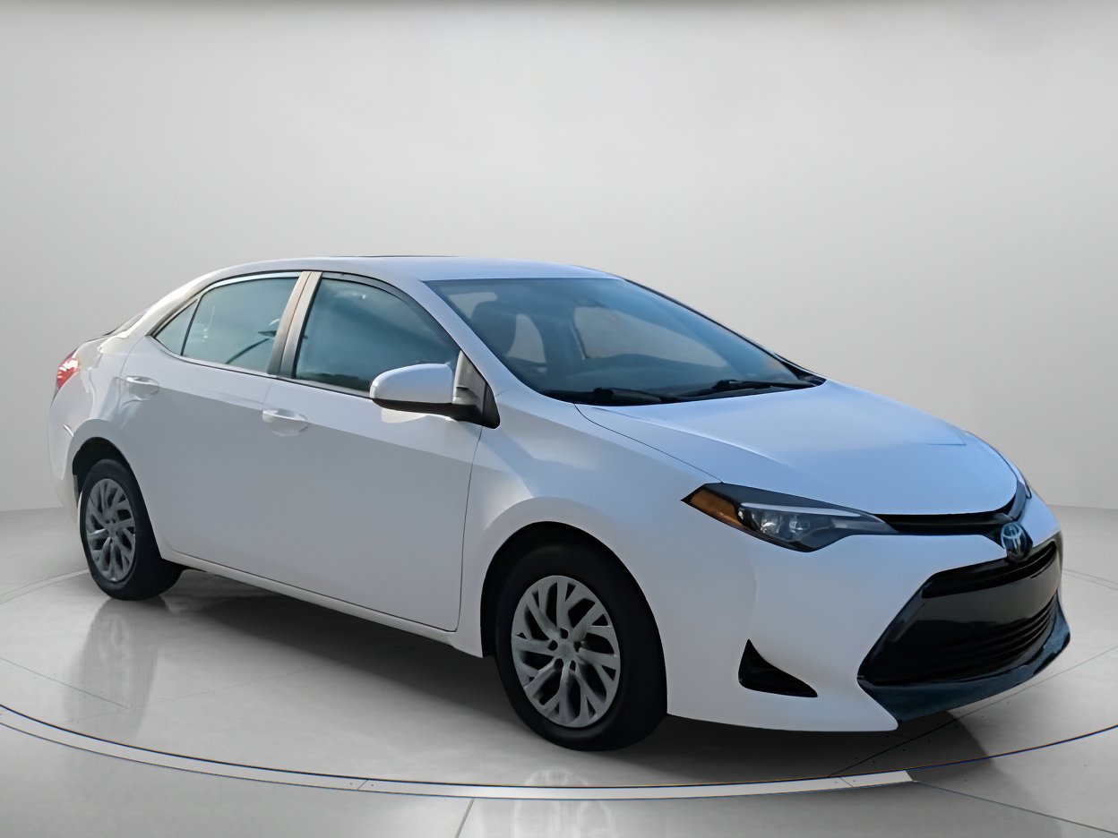 Used 2018 Toyota Corolla LE image 2