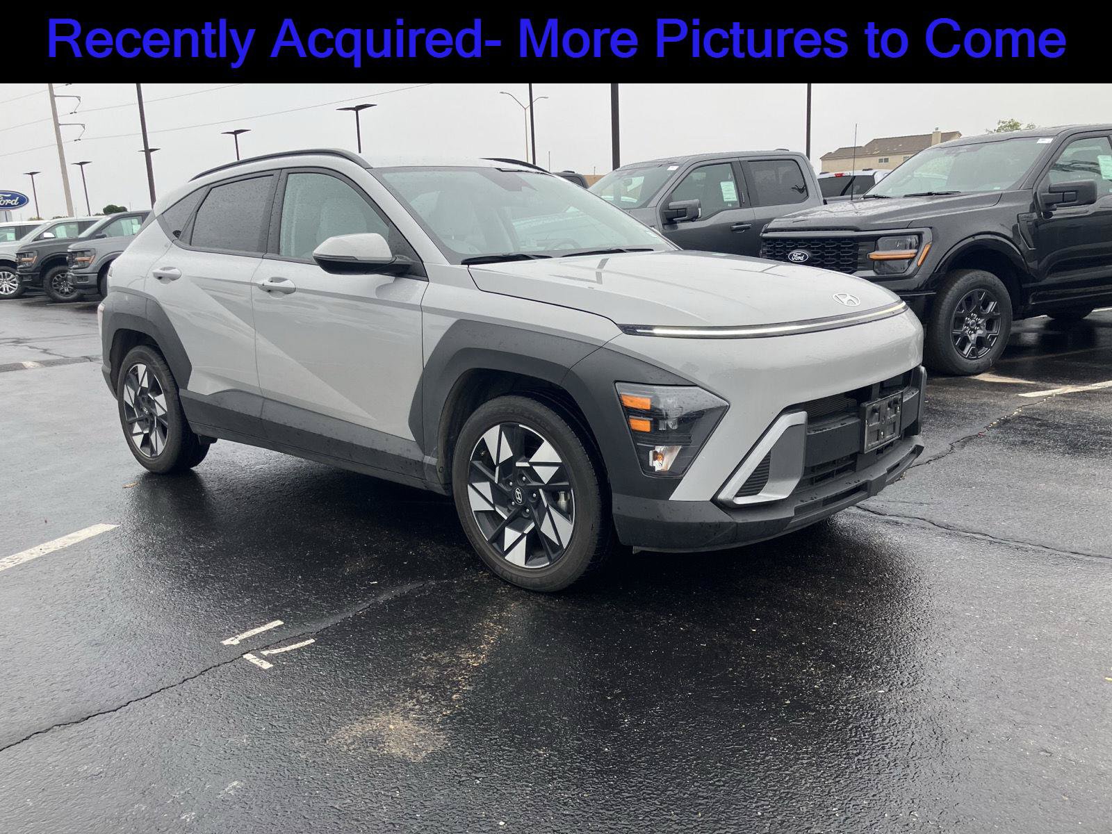 Used 2025 Hyundai Kona SEL FWD image 2
