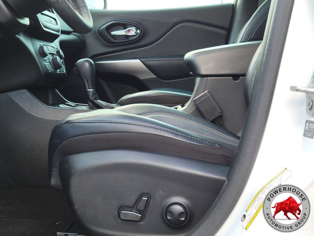 Used 2022 Jeep Cherokee Latitude Lux w/ Sun & Sound Group FWD image 26