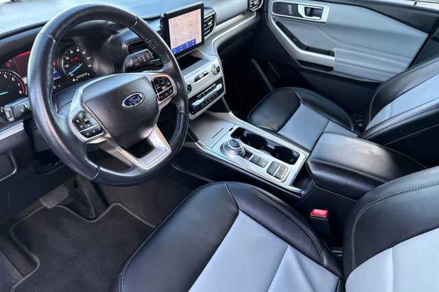 Certified 2022 Ford Explorer XLT w/ Equipment Group 202A image 9