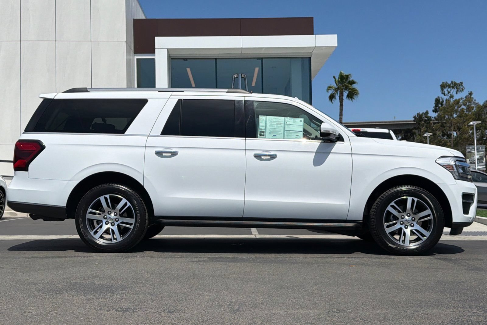 Certified 2024 Ford Expedition Max Limited RWD image 2