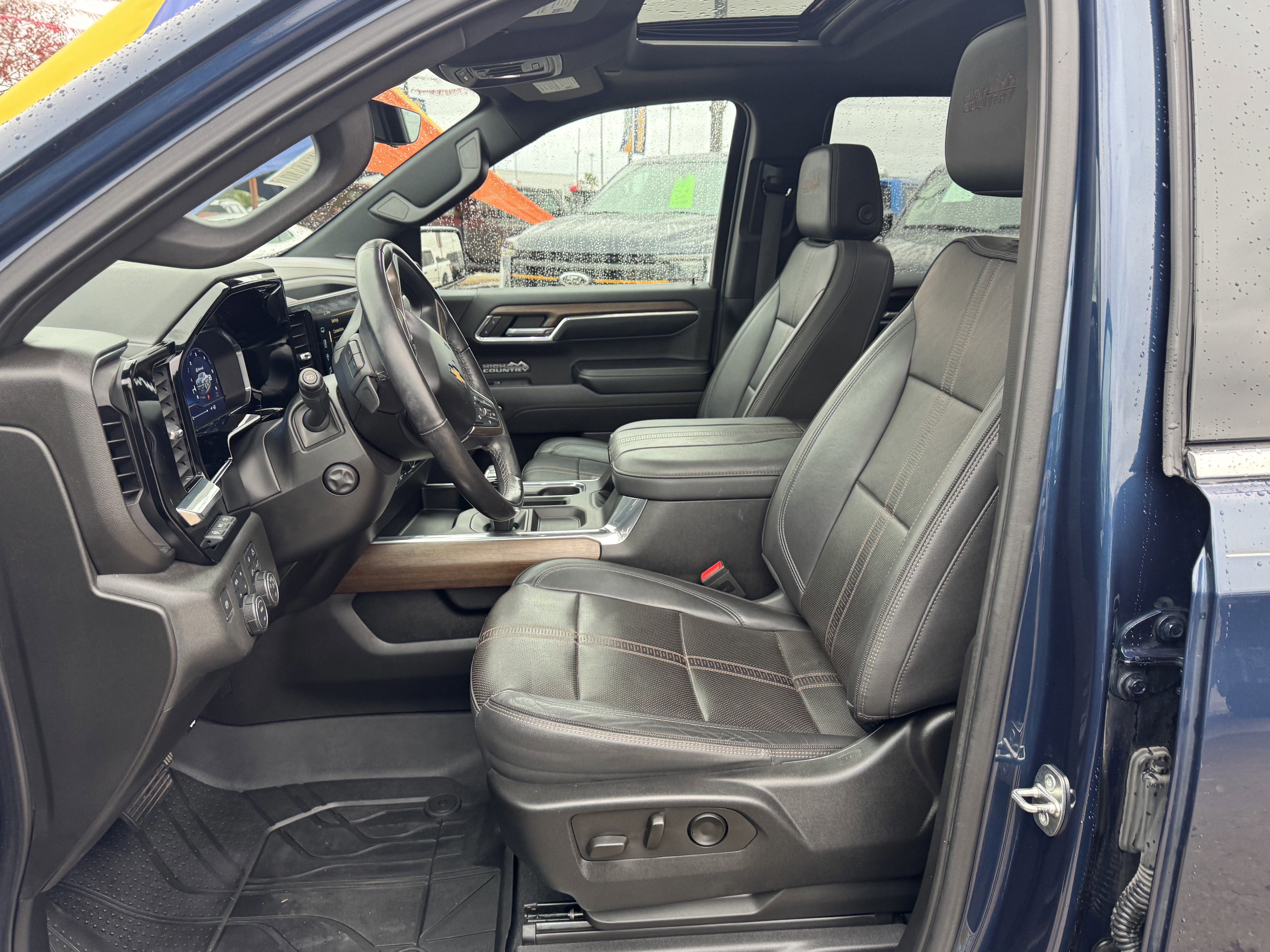 Used 2023 Chevrolet Silverado 1500 High Country w/ High Country Premium Package image 17