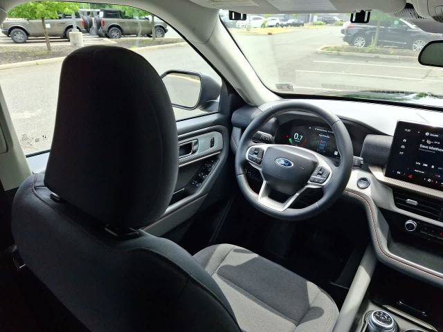 Certified 2025 Ford Explorer Active AWD/4WD image 15