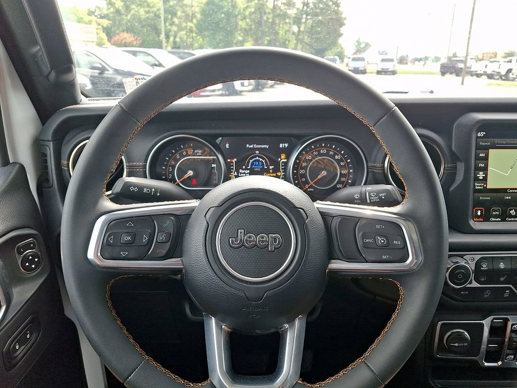 Used 2023 Jeep Gladiator Overland AWD/4WD image 19