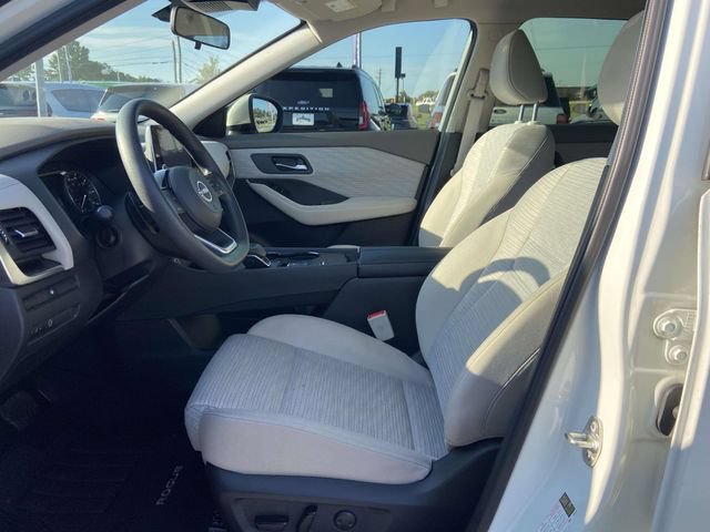 Used 2023 Nissan Rogue SV FWD image 15