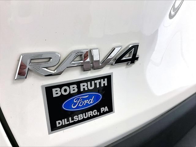 Used 2021 Toyota RAV4 LE AWD/4WD image 13