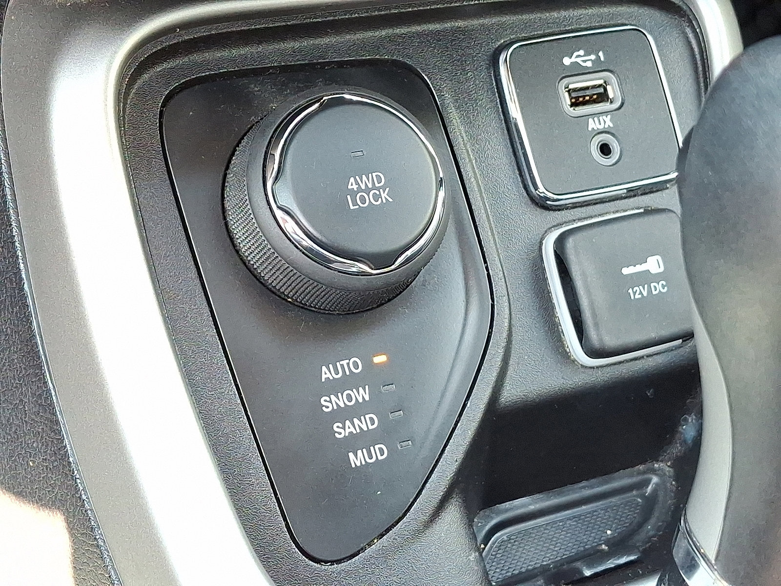 Used 2020 Jeep Compass Latitude w/ Popular Equipment Group image 24