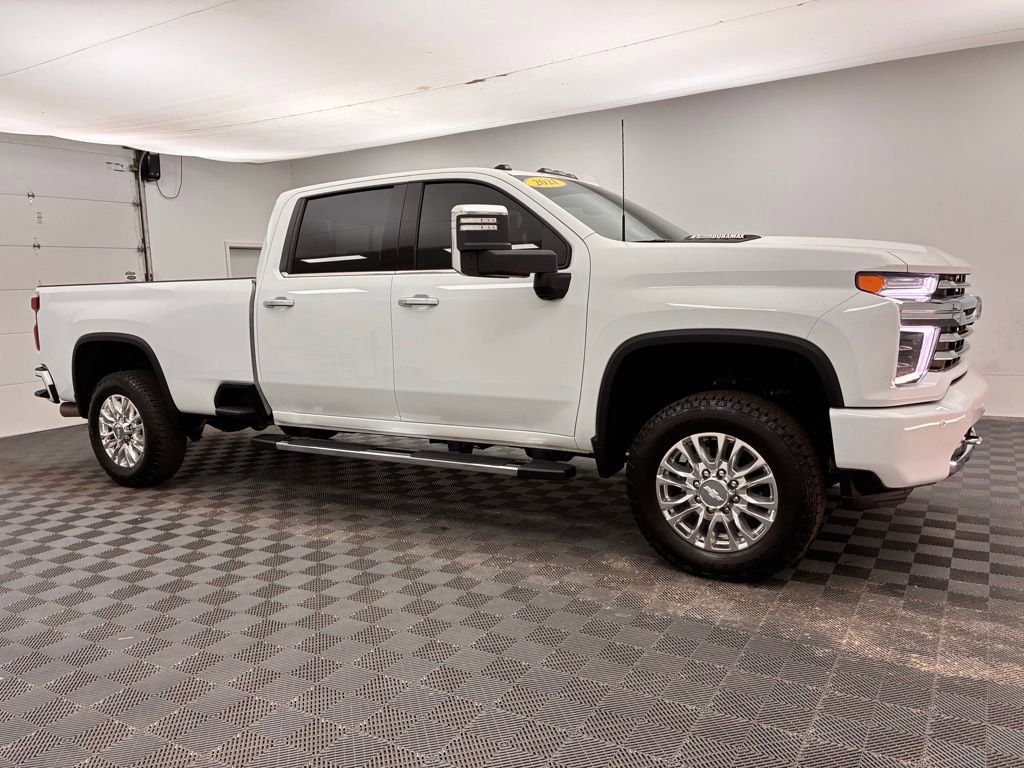 Used 2021 Chevrolet Silverado 3500 High Country image 2