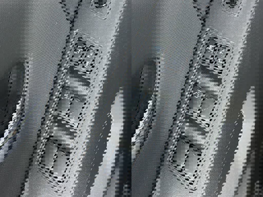 Used 2024 Nissan Frontier SV w/ Technology Package image 26