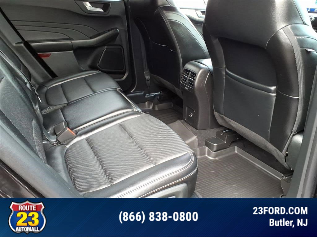 Certified 2022 Ford Escape SEL image 11