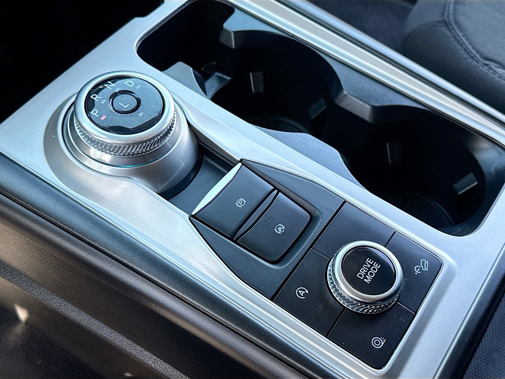 Certified 2024 Ford Explorer XLT w/ Class IV Trailer Tow Package image 16