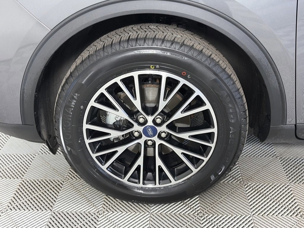 Certified 2022 Ford Escape SEL w/ Class II Trailer Tow Package image 8