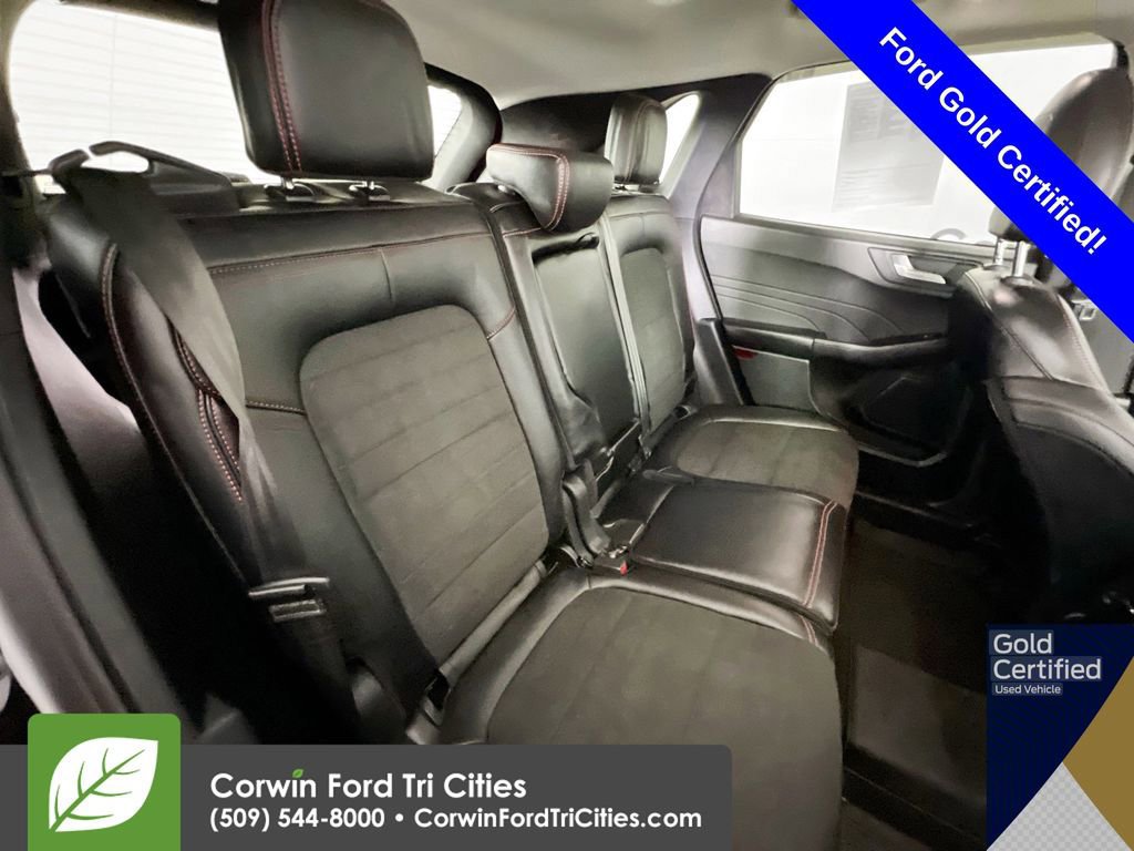 Certified 2022 Ford Escape SEL w/ SEL Stealth AWD Package image 17