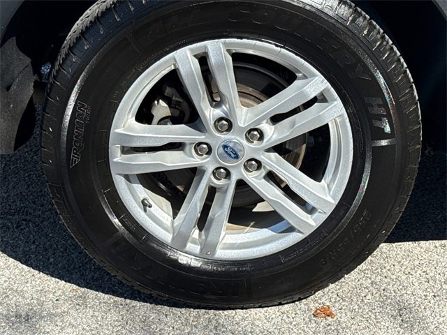 Certified 2023 Ford Explorer XLT w/ Equipment Group 202A image 9