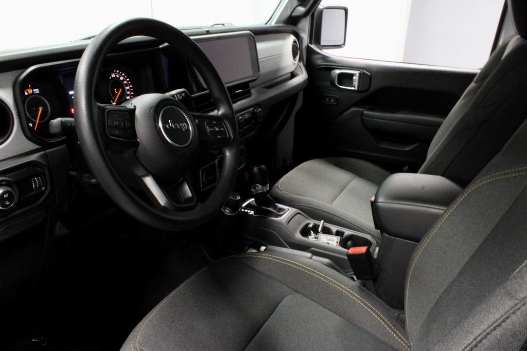 Used 2025 Jeep Gladiator Sport AWD/4WD image 23