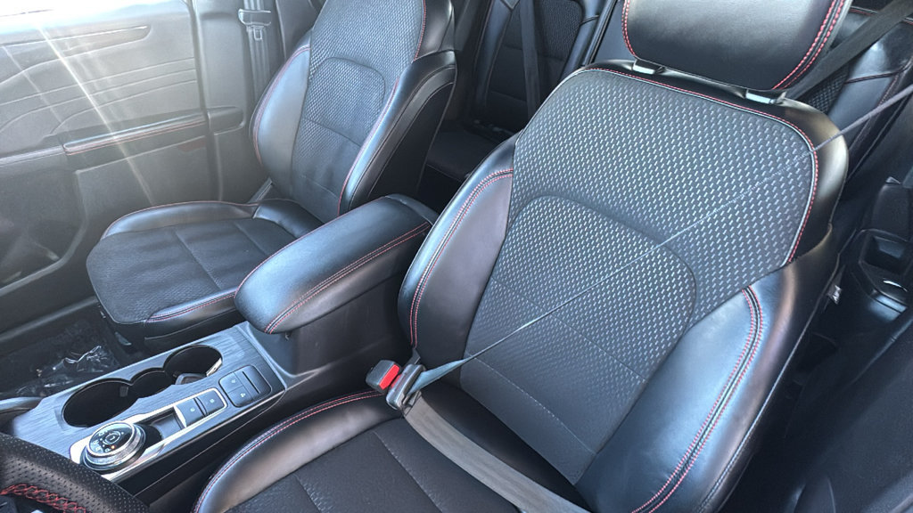 Certified 2025 Ford Escape ST-Line FWD image 23