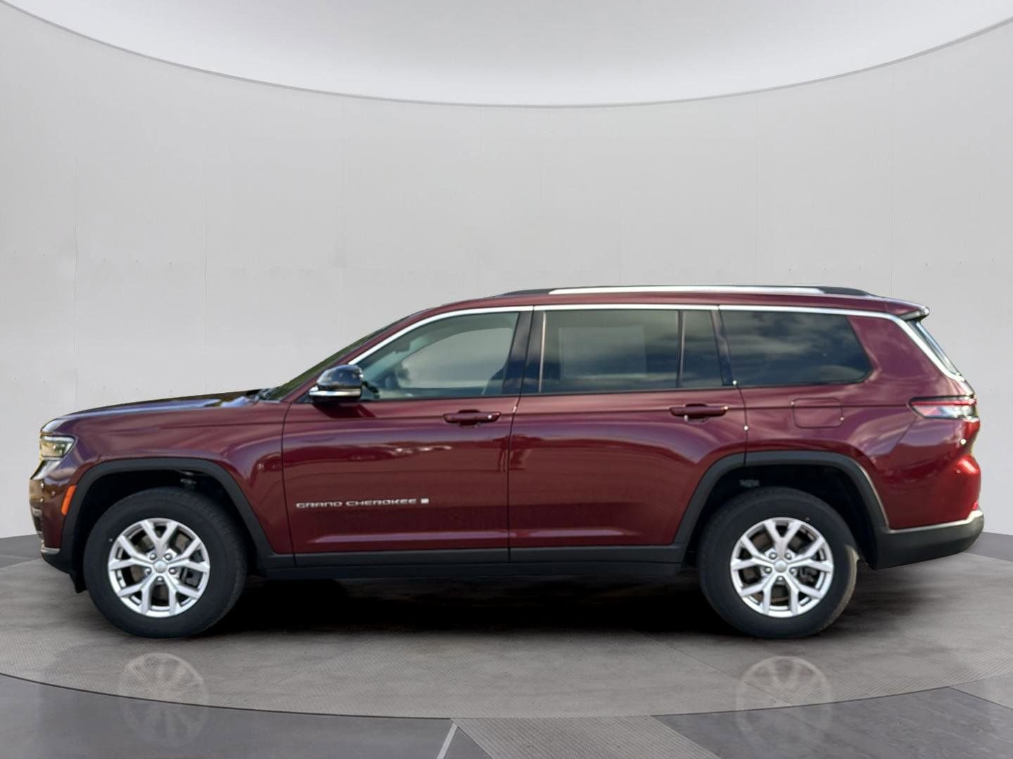 Used 2022 Jeep Grand Cherokee L Limited image 2