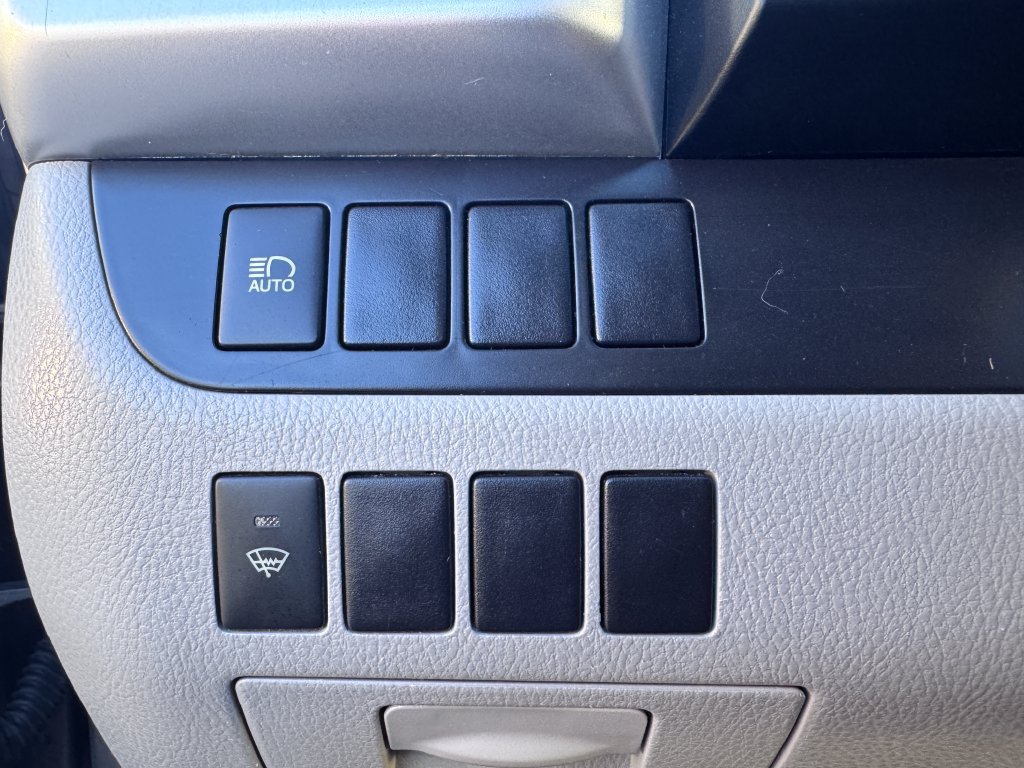 Used 2017 Toyota Highlander LE FWD image 27