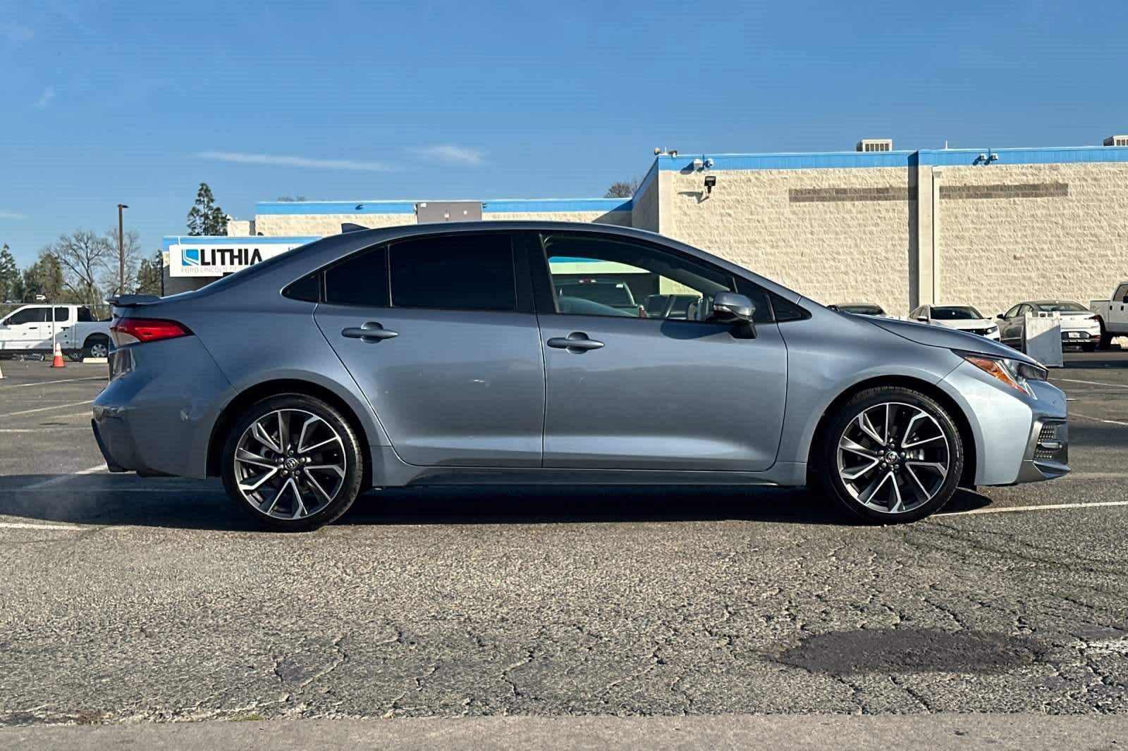 Used 2022 Toyota Corolla SE image 6