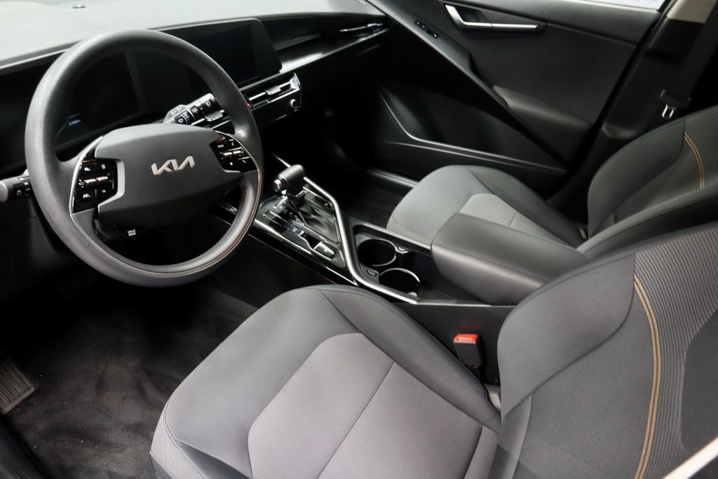 Used 2023 Kia Niro LX FWD image 25