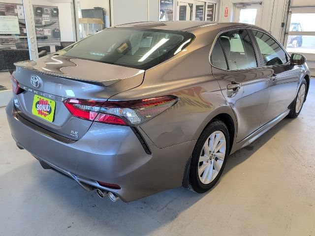 Used 2024 Toyota Camry SE AWD/4WD image 5