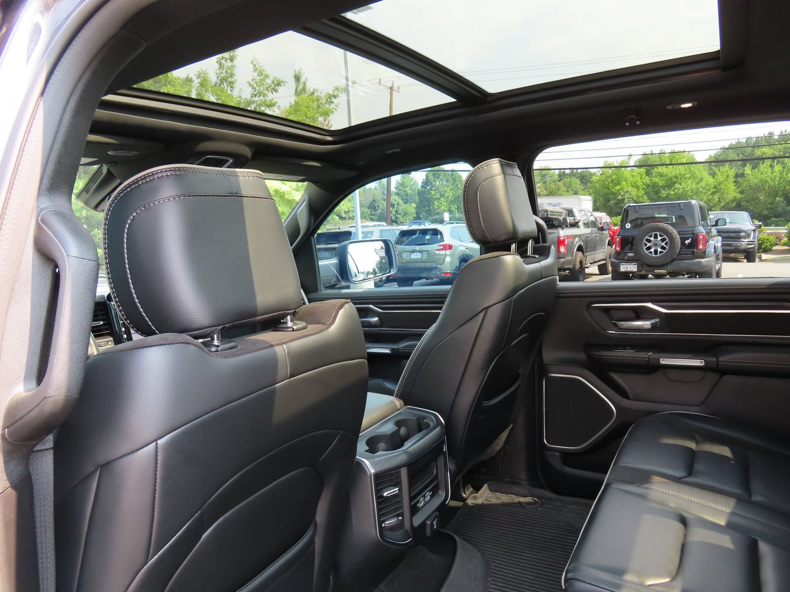 Used 2023 RAM 1500 Laramie AWD/4WD image 36