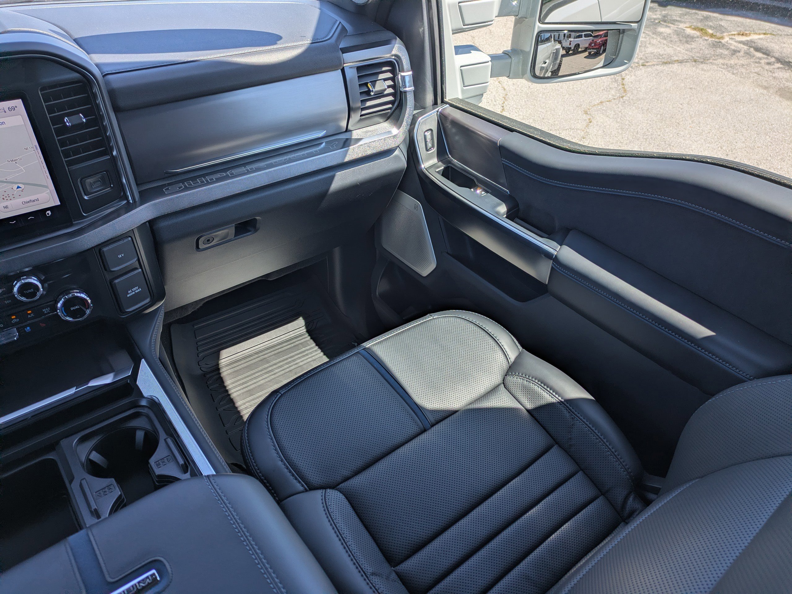 Certified 2026 Ford F450 Platinum w/ FX4 Off-Road Package image 20