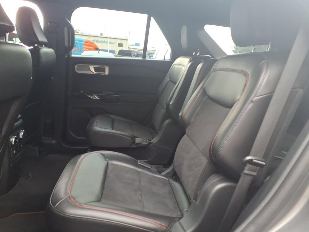 Certified 2024 Ford Explorer ST-Line w/ Class IV Trailer Tow Package AWD/4WD image 16