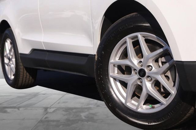 Certified 2024 Ford Edge SEL image 6