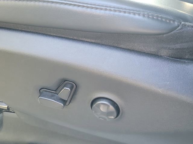 Used 2023 Chrysler Pacifica Touring-L image 20