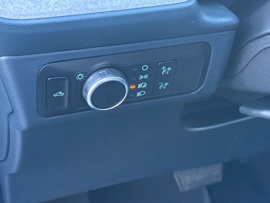 Certified 2025 Ford Maverick XLT w/ Equipment Group 302A image 28