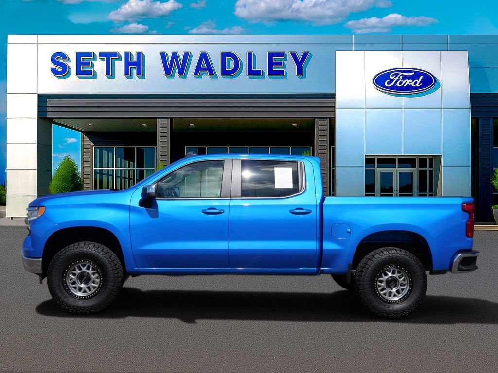 Used 2025 Chevrolet Silverado 1500 LT AWD/4WD image 2