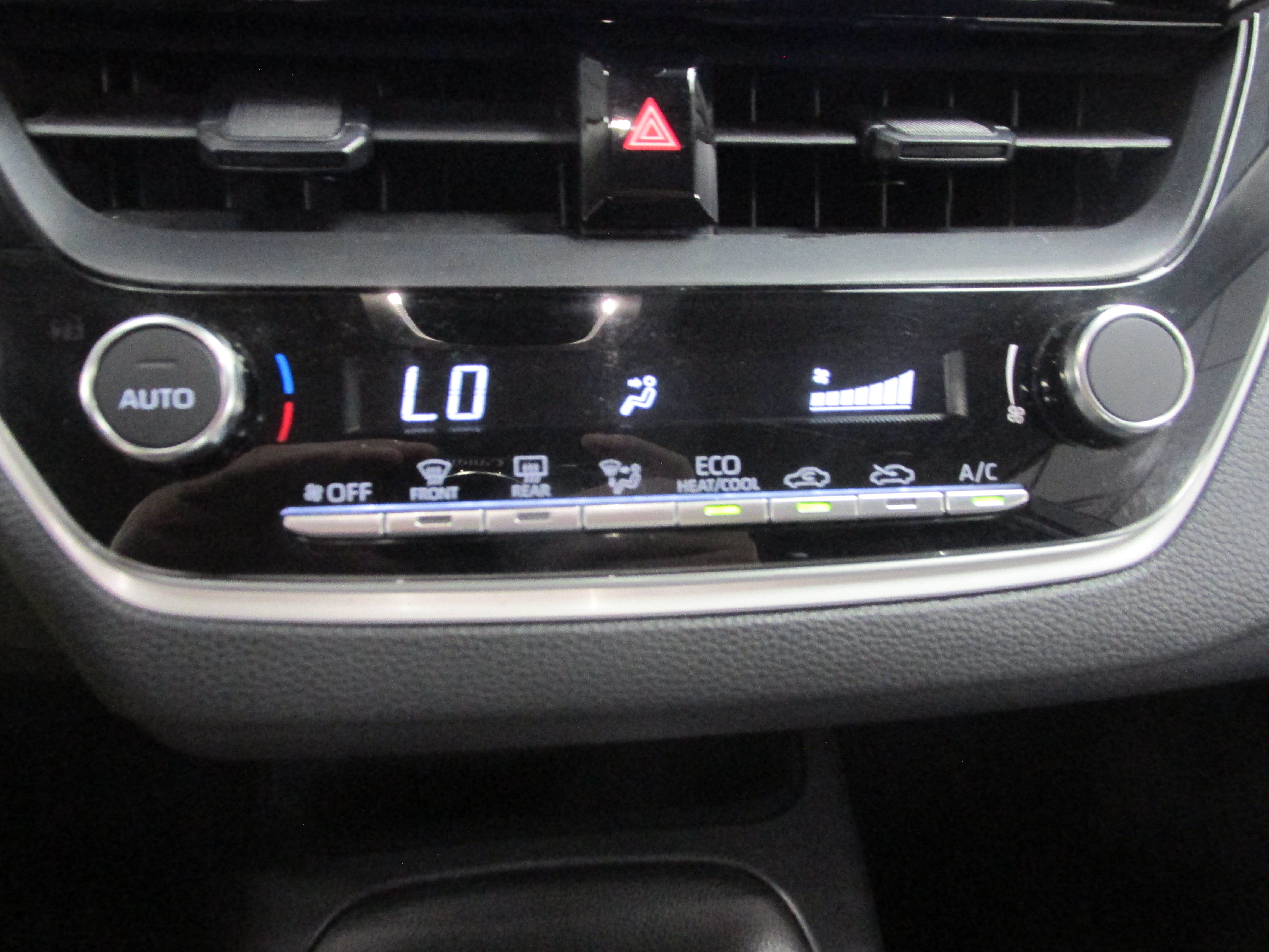 Used 2025 Toyota Corolla LE FWD image 38
