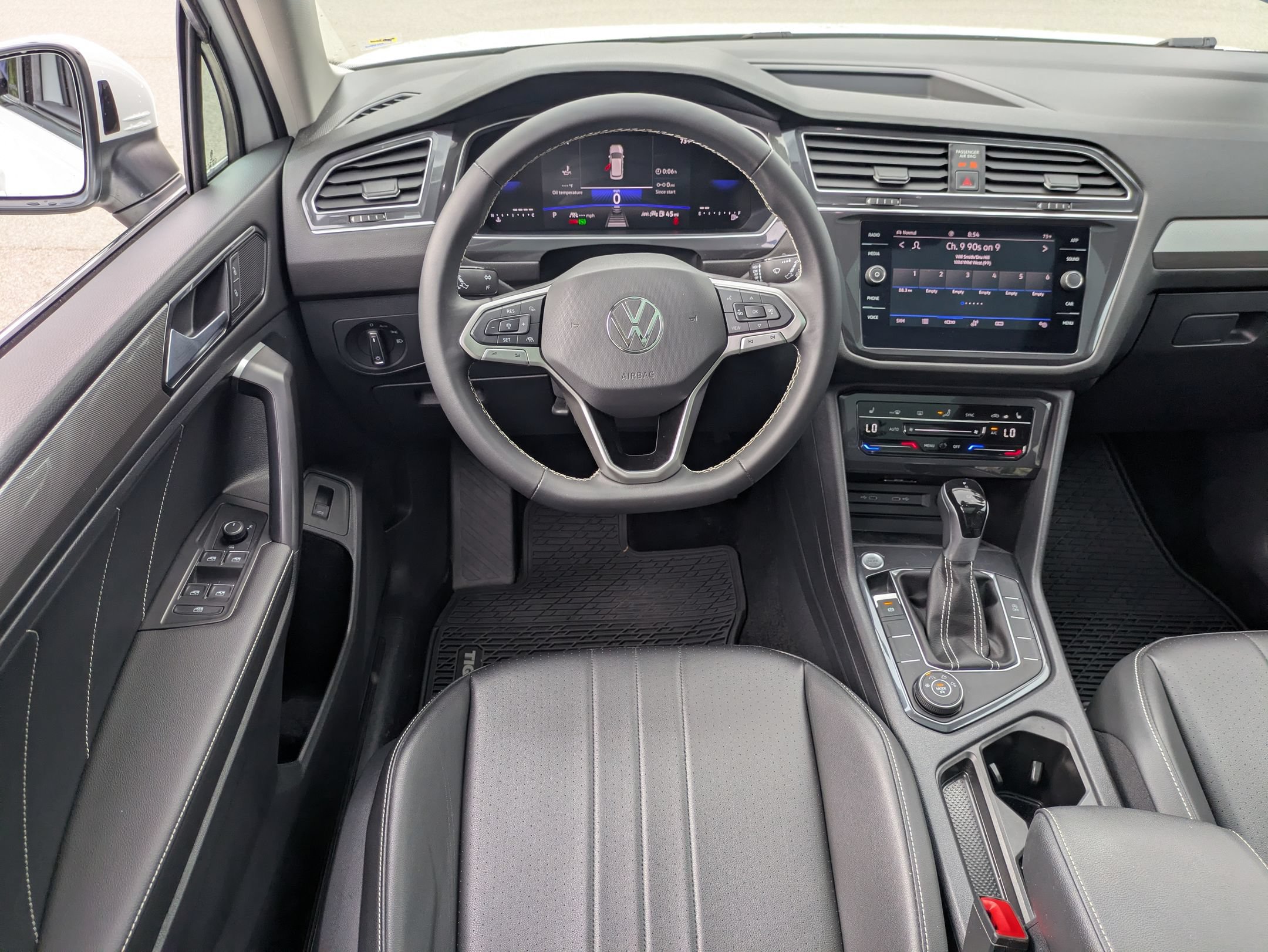 Used 2024 Volkswagen Tiguan SE w/ Panoramic Sunroof Package AWD/4WD image 32