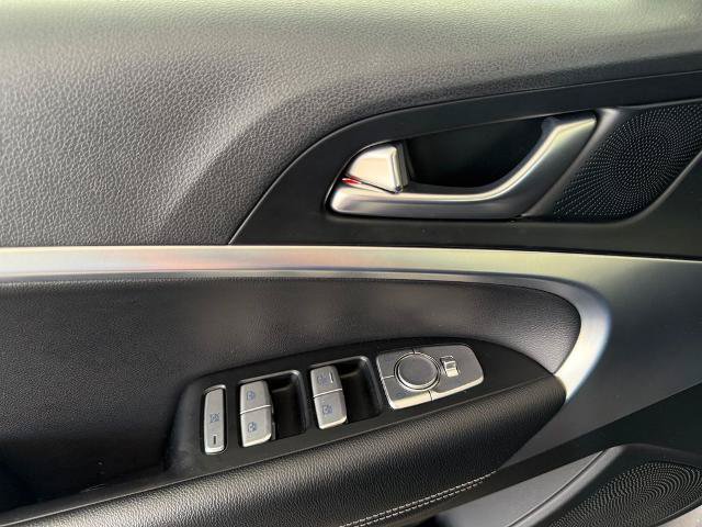 Used 2025 Genesis G70 2.5T RWD image 17